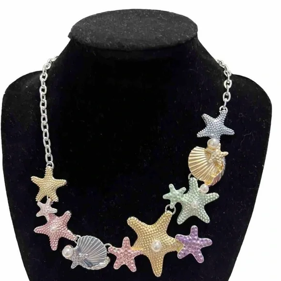 Woman’s necklace - Picture 1 of 1